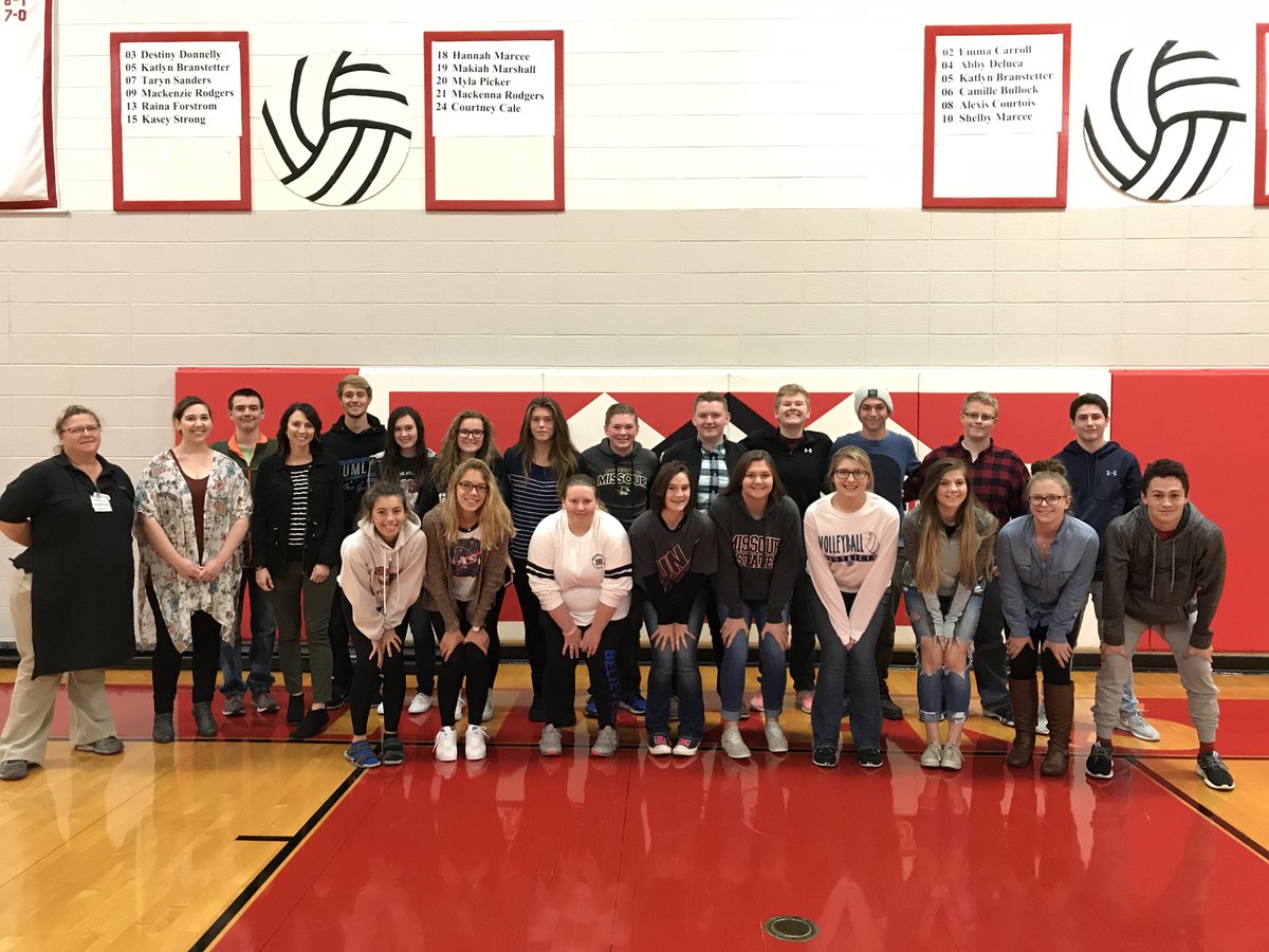 stjseniorbeta's tweet photo. OUR SENIOR BETA CLUB IS SO GRATEFUL OF THE SUPPORT FROM COUNTRY MART!!!! THANK YOU!!!!
#bestyearever #leadserveachieve #seniorbeta
~J https://t.co/qYOm7nkJXv