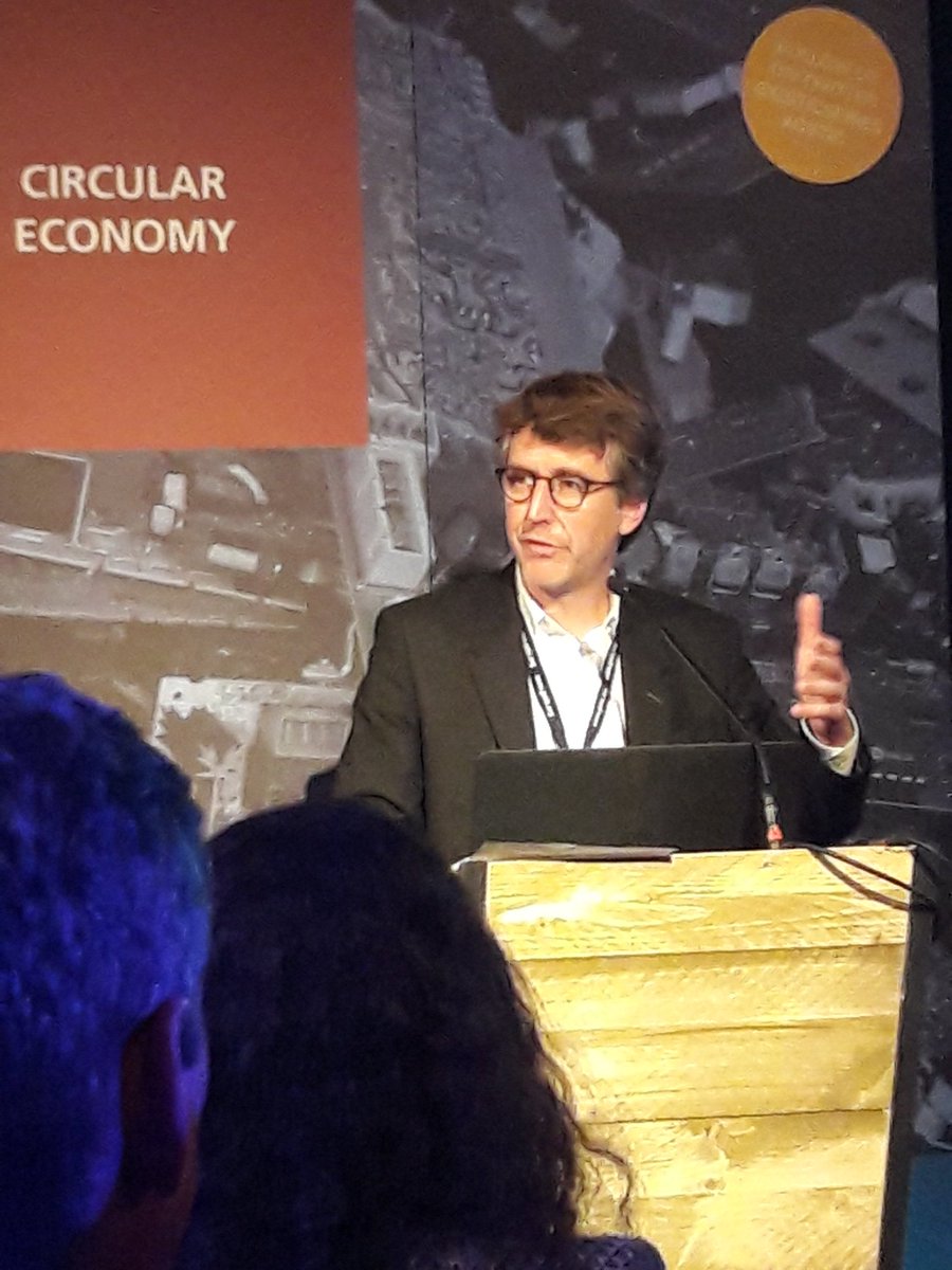 bartdooms's tweet photo. .@KarlVrancken asking for keywords as conclusion of the @GSTICseries #Tech4CE. Technologies are available. My keyword #TwinData @VITObelgium https://t.co/7I95m2Egkf
