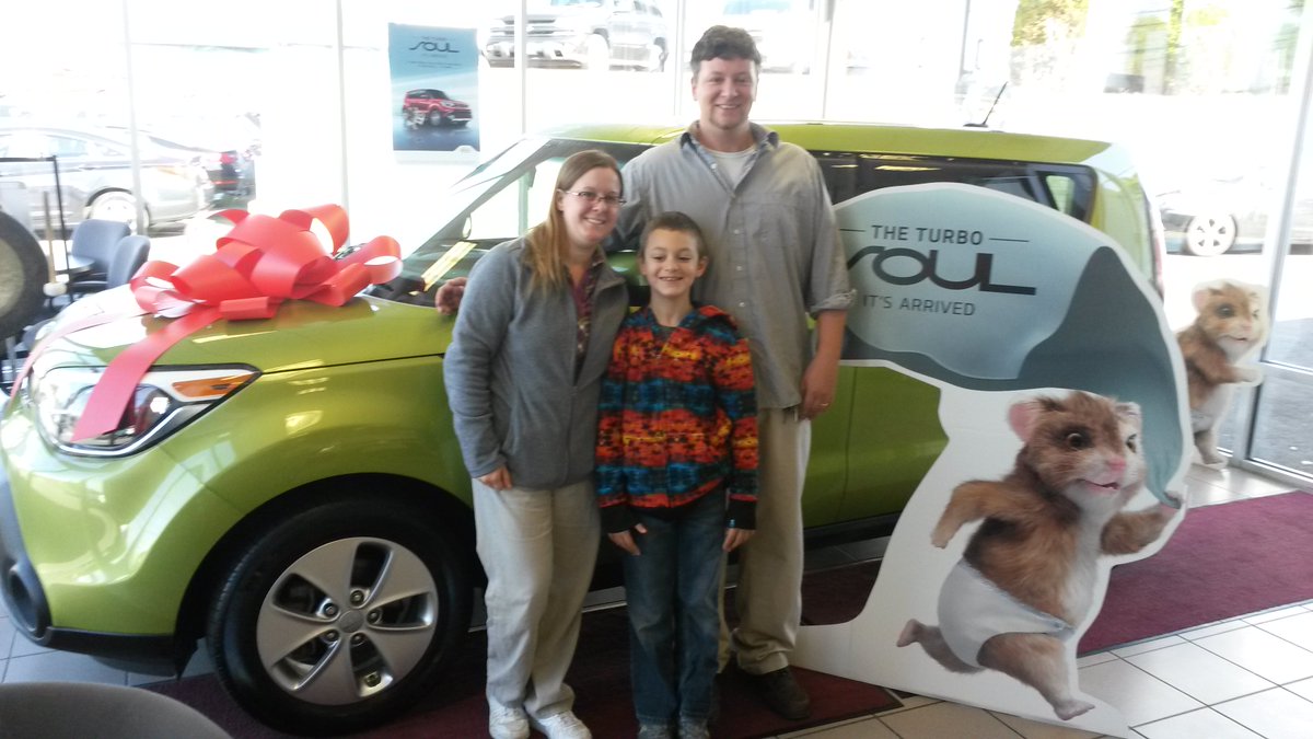 ExecutiveKia's tweet photo. We 💙 new car deliveries! Congrats to Aimee Lopresti on her new Kia Soul! #ExecutiveKia #Kia #Wallingford https://t.co/fyPEpeDgRg
