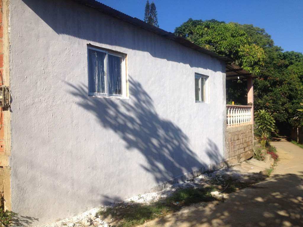 GMBNBT_LaGuaira's tweet photo. La #GMBNBT realizó trabajo de friso en vivienda del sector Cataure #CorredorCarayaca https://t.co/cBE325MdPq