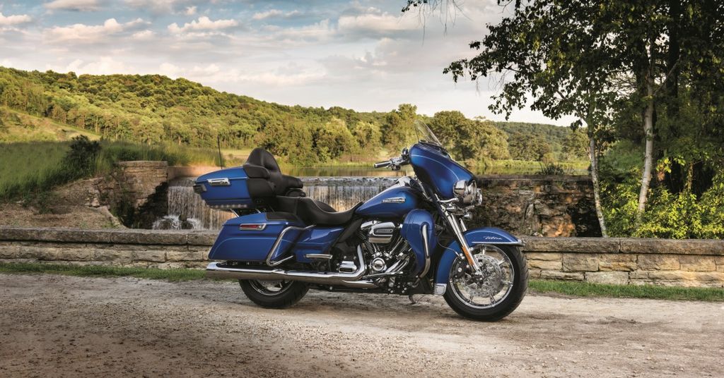 RagingBullHD's tweet photo. have you seen this Electra Glide Ultra Classic and felt the All-New Milwaukee-Eight 107 Engine? You need to! It's an all new experience https://t.co/buFyXVBvMb