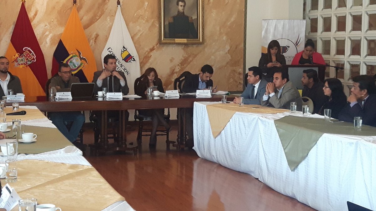 JuanDiego_B's tweet photo. Apoyamos la iniciativa de la Gobernación para realizar una minga para la siguiente estabilización del cerro #Tamuga https://t.co/NMcK08DDOH