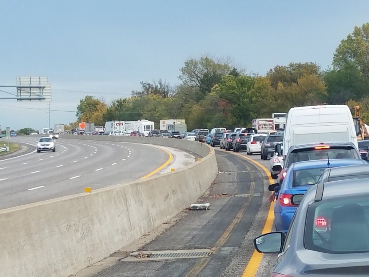 MarketingMyWay's tweet photo. At least I won't starve while I'm stuck in traffic! π« Now I am an hour and 15 minutes into this π #stltraffic #thissucks #barelymoving https://t.co/FOuPxv7tWe