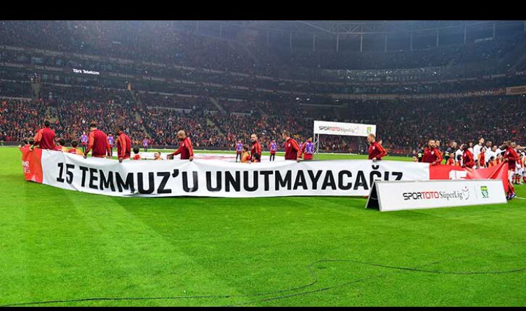 b_tav56's tweet photo. #GalatasarayKenetleniyor.                    Bizde Vatana ihanet olmaz https://t.co/OWxrq9PNO9