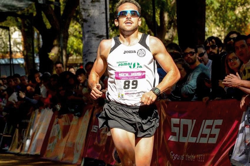voicesportsco's tweet photo. @antoniobenito_ #10kTomelloso #InverseBlue #PassionFromInside https://t.co/3SGPl4Eoie