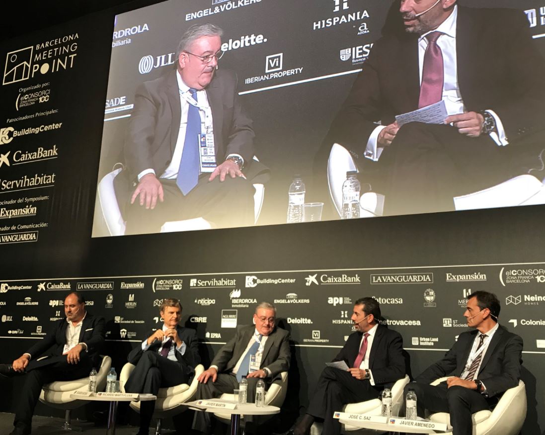 NeinorHomes's tweet photo. José C. Saz, nuestro COO: "Estandarizar, sistematizar, procedimentar y externalizar, claves para minimizar riesgos en el sector".
#BMP2017 https://t.co/m1g4k1yOxb