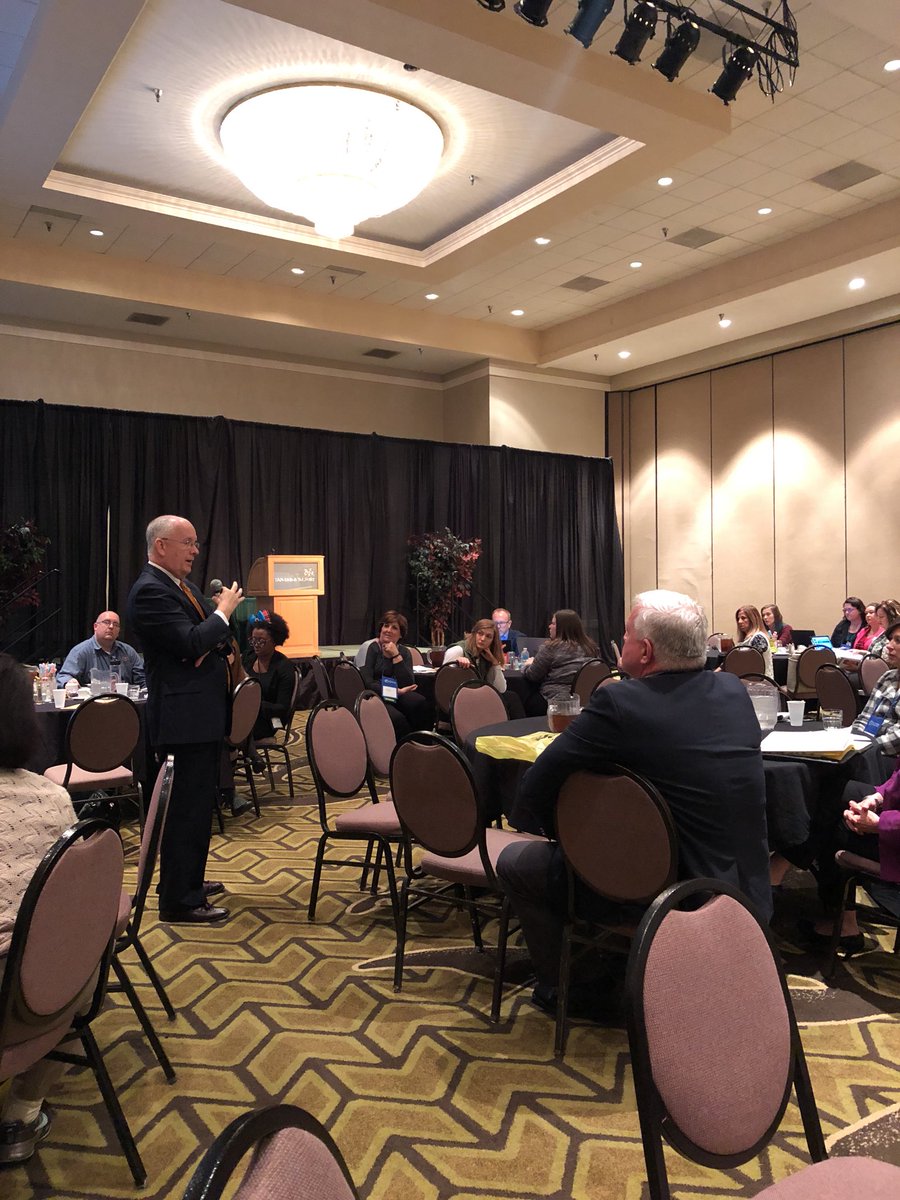 moacrao's tweet photo. Continued excellent conversations with @ClifSmart at @moacrao! #macrao2017 @HornbergerRob @diradm @dixielwilliams https://t.co/xy5xMeTUEw