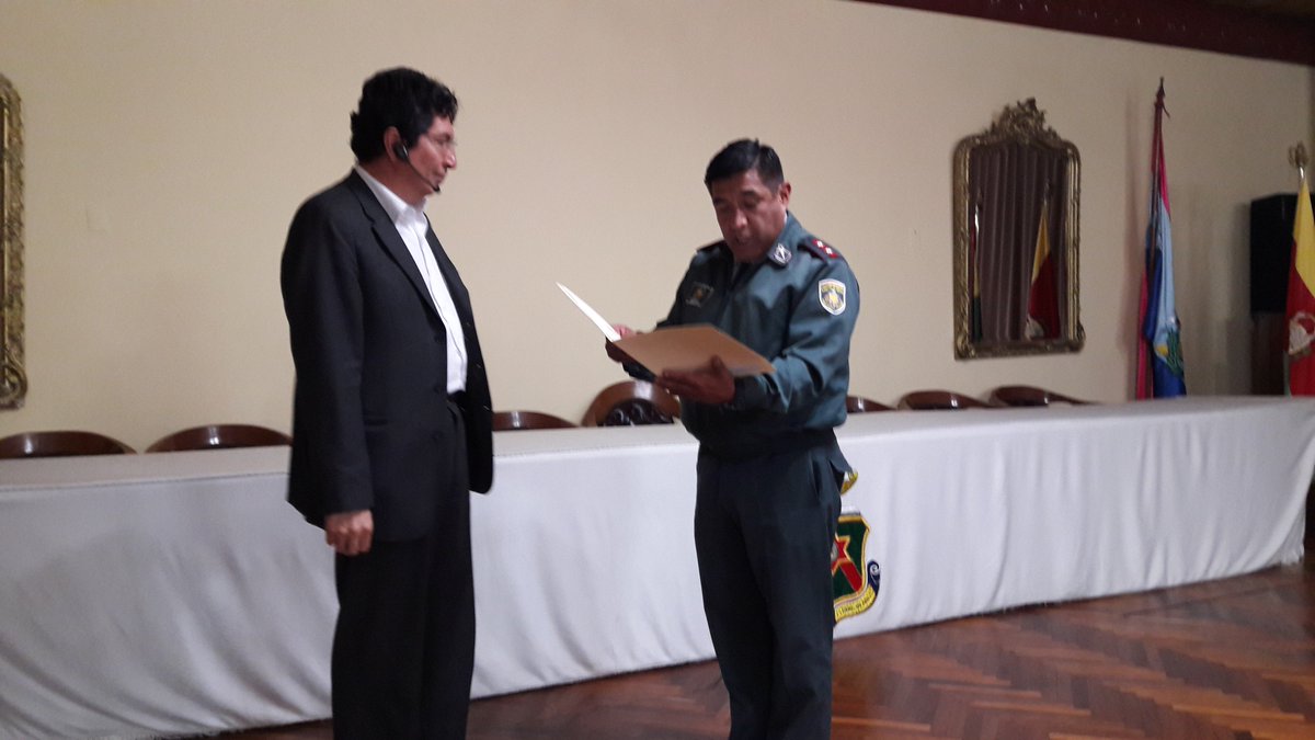 Eaen15's tweet photo. El Ing. Iván Zambrana Flores, Director Ejecutivo de la Agencia Boliviana Espacial, expone sobre la Comunicación Satelital a la promoción LX. https://t.co/eOjSvSqXqm