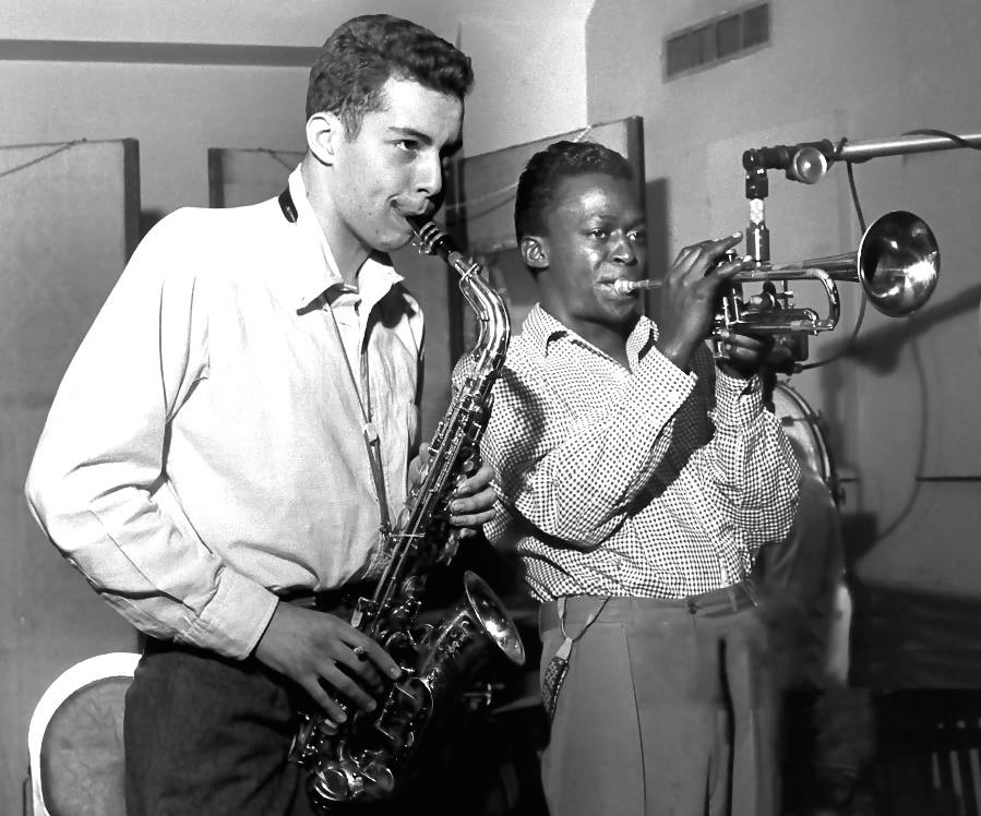 brunojp200's tweet photo. Miles Davis and alto saxophonist Jackie McLean 1952 #Jazz https://t.co/200hnN6Vyv