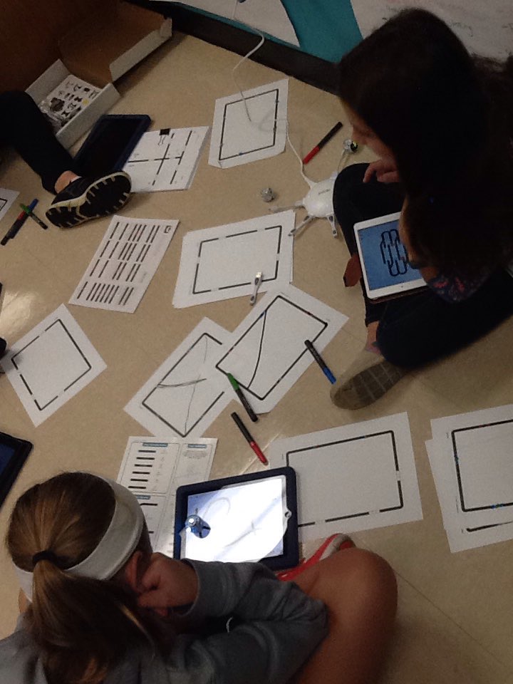 212_Academy's tweet photo. Preparing for Makerfaire! Come join us Nov 11 at Barnes and Noble from 10-2:00! #makerfaire #techjunky #WCPSLeads https://t.co/Xh1ZW7SrUt