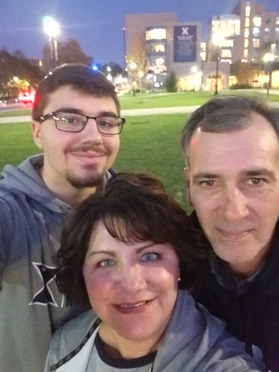 WordenLisa's tweet photo. @Xavier Family Weekend https://t.co/HOcE3SNvlx