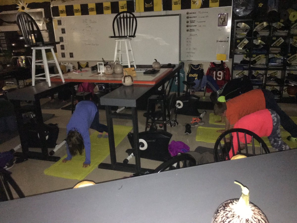 gomrgreene's tweet photo. Yoga in the classroom! Dog Pose! #tigersrock #yoga https://t.co/G0UTOM35dg