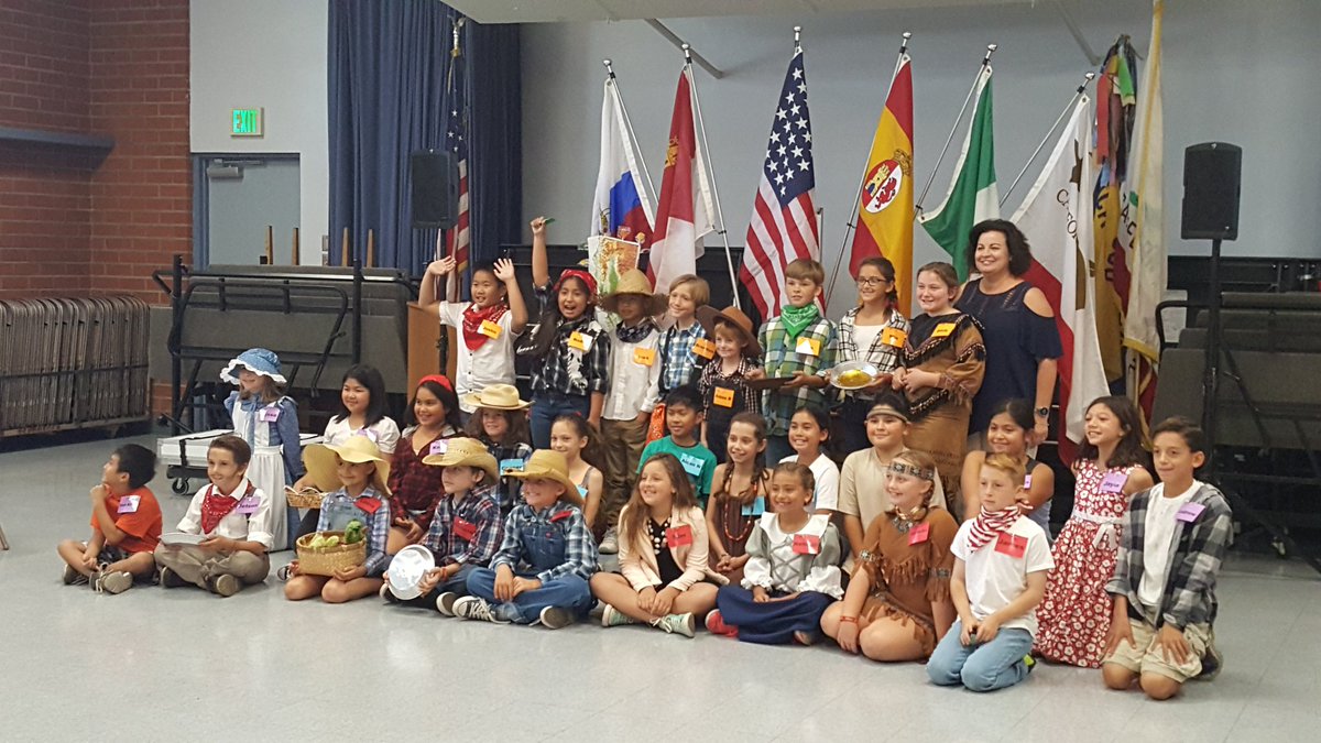 MrsDJKitchen's tweet photo. Bringing CA history alive in 4th grade @SchroederWSD #studentengagement #californiaweeklyexplorer #History #Mrskitchenscholarlounge https://t.co/OIQHYhmSgf