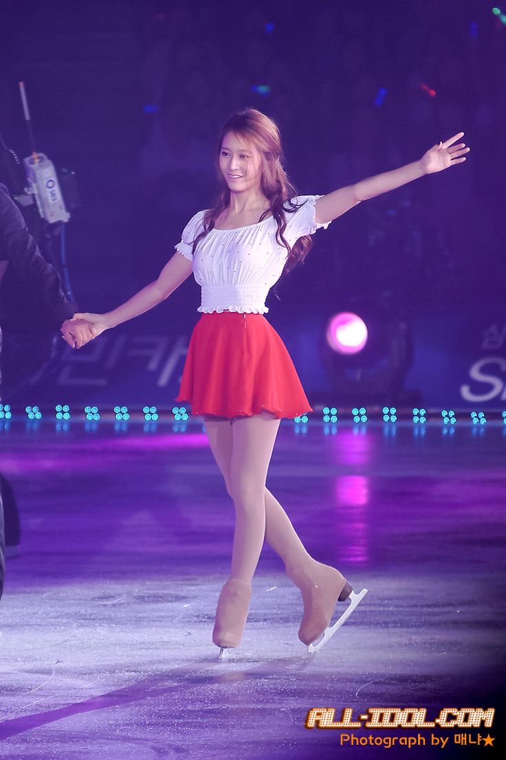 krystal pics on Twitter "4 things Krystal is an athetic person. She’s