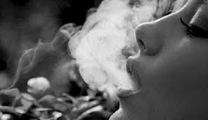 archistar1's tweet photo. #TodayInTheStudio
#fumadores
...girl, cigarette, and black and white image. https://t.co/wsN0GnsahE