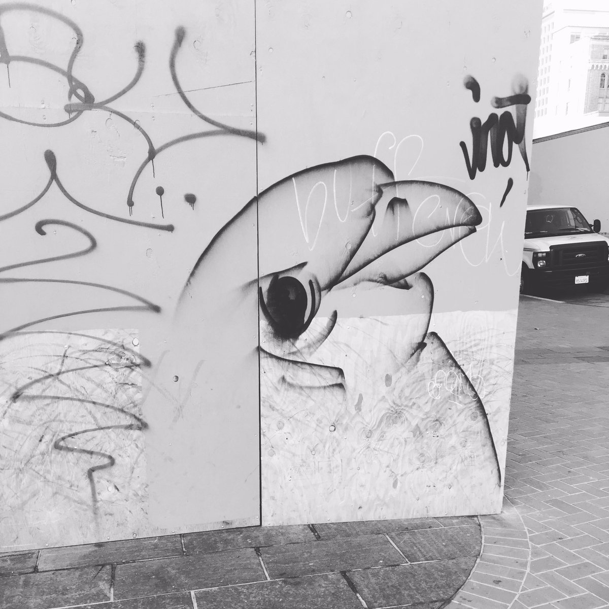 NicoHFerrara's tweet photo. Chirp chirp #publicart #oakland #seenwhilewalking https://t.co/Zn4ftXiev2