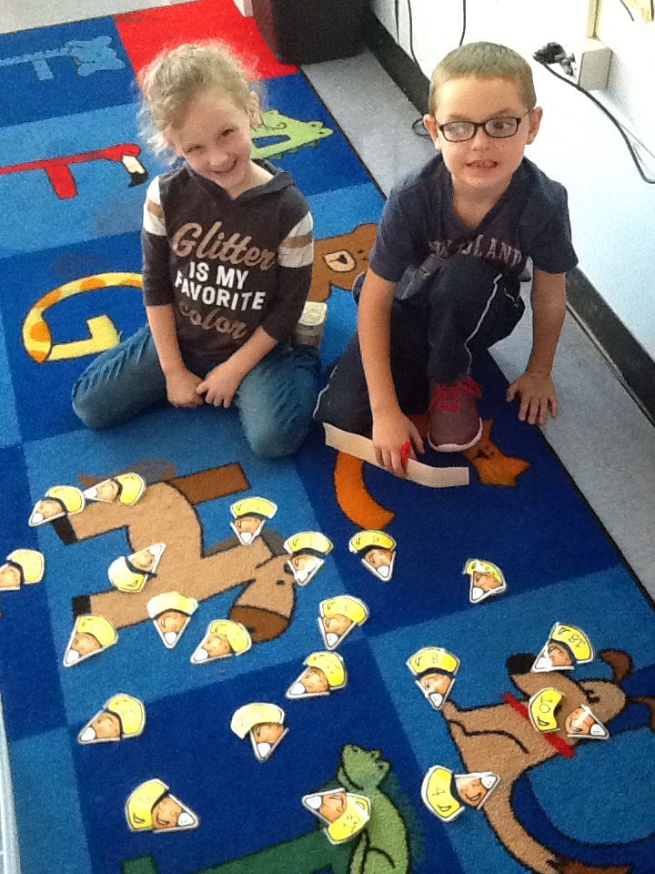 MrsNashGrade1's tweet photo. Math fact candy corn puzzles https://t.co/paRI8qEmdU