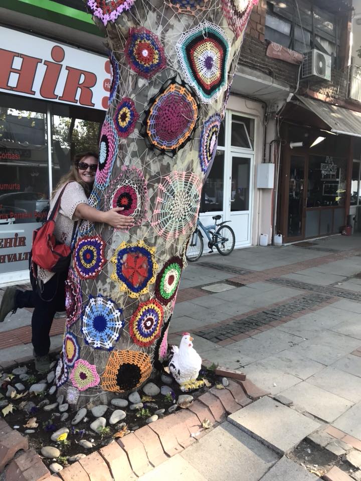 martiuctu's tweet photo. Ağaçlara sarılmak için bir ömür yetmiyor! #treehuggerforlife #treehuggers @temavakfi #gezginmartı 
https://t.co/umfpZwzAEx https://t.co/AwlUtODJv2