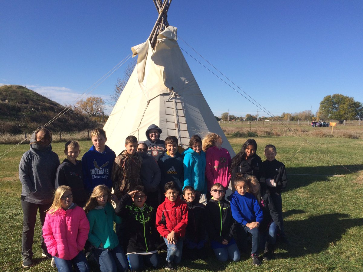 jakobclass's tweet photo. Great morning making connections to social studies! #WeAreGIPS #GIShoemaker https://t.co/eNFyOMePhS