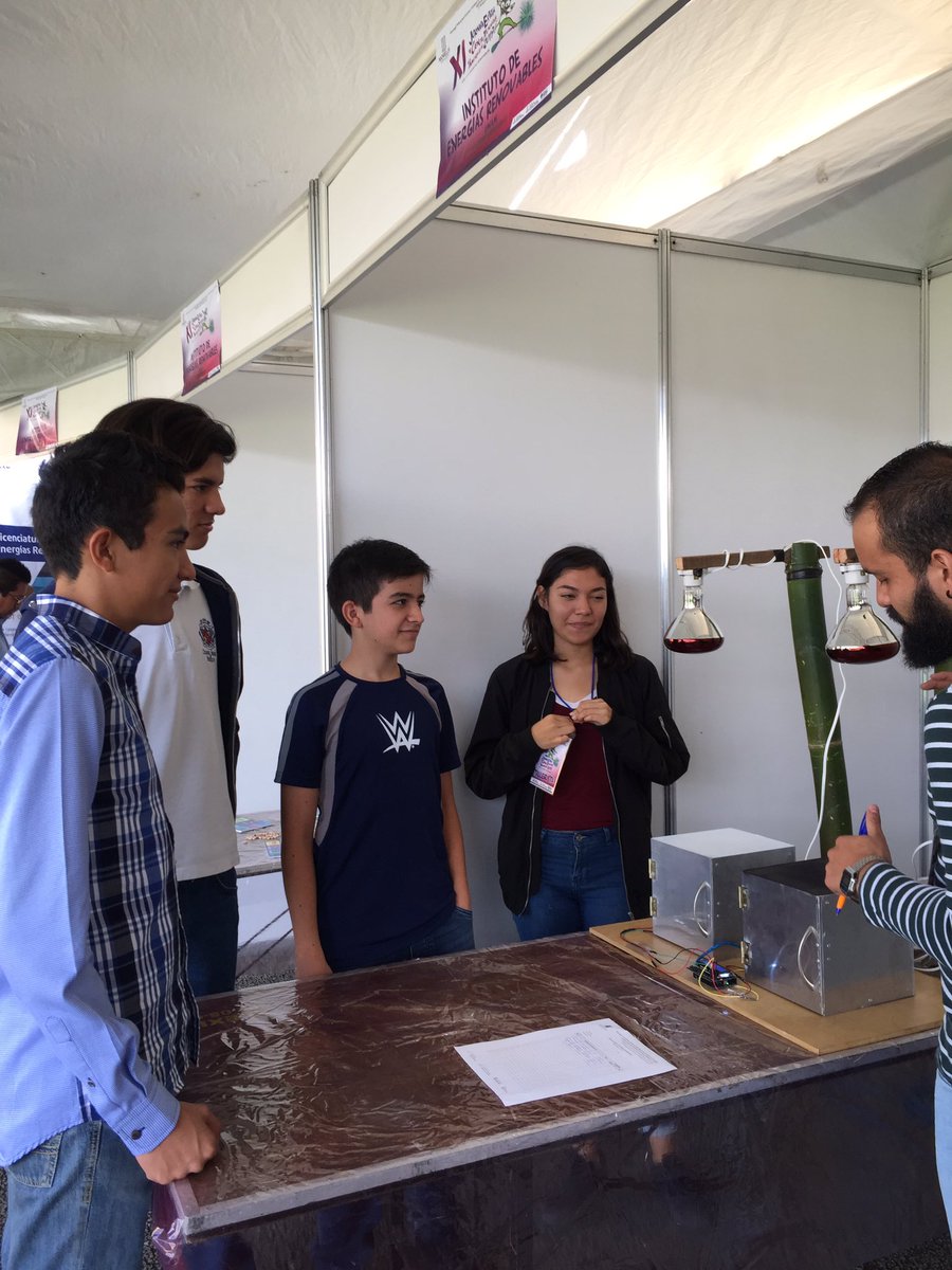 ierunam's tweet photo. Estamos en la #JECTI2017 con talleres, juegos y demostraciones https://t.co/uLOvnWtsvl