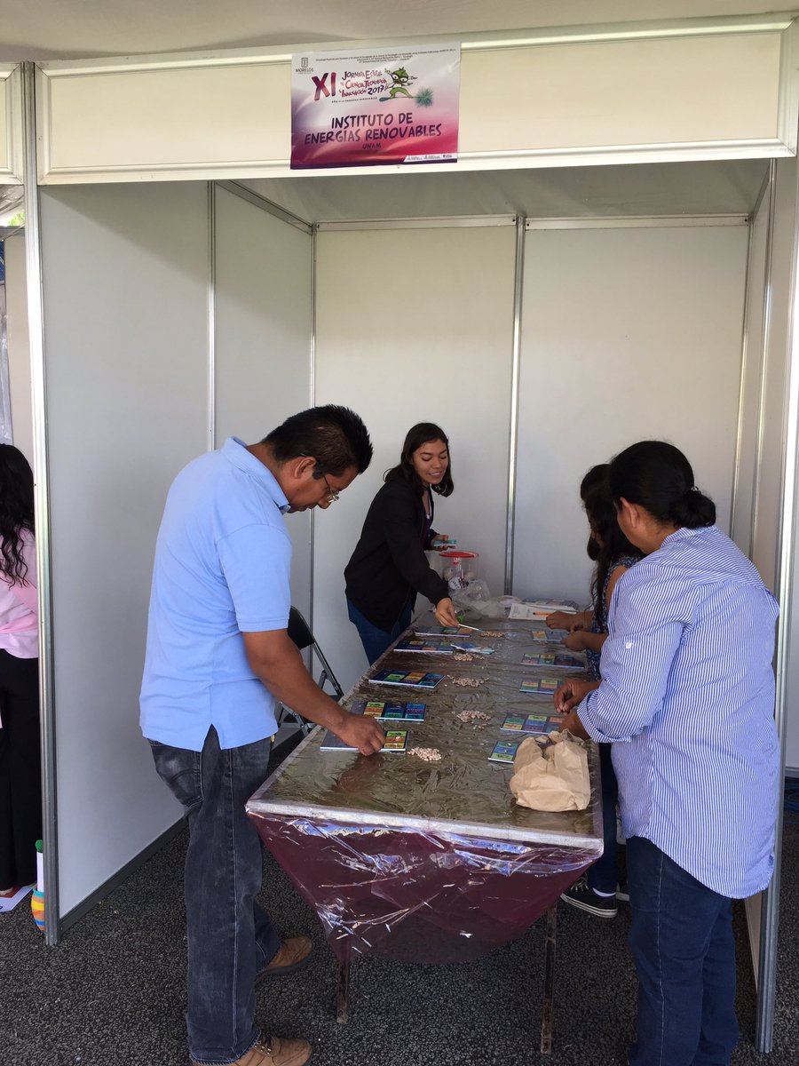 ierunam's tweet photo. Estamos en la #JECTI2017 con talleres, juegos y demostraciones https://t.co/uLOvnWtsvl