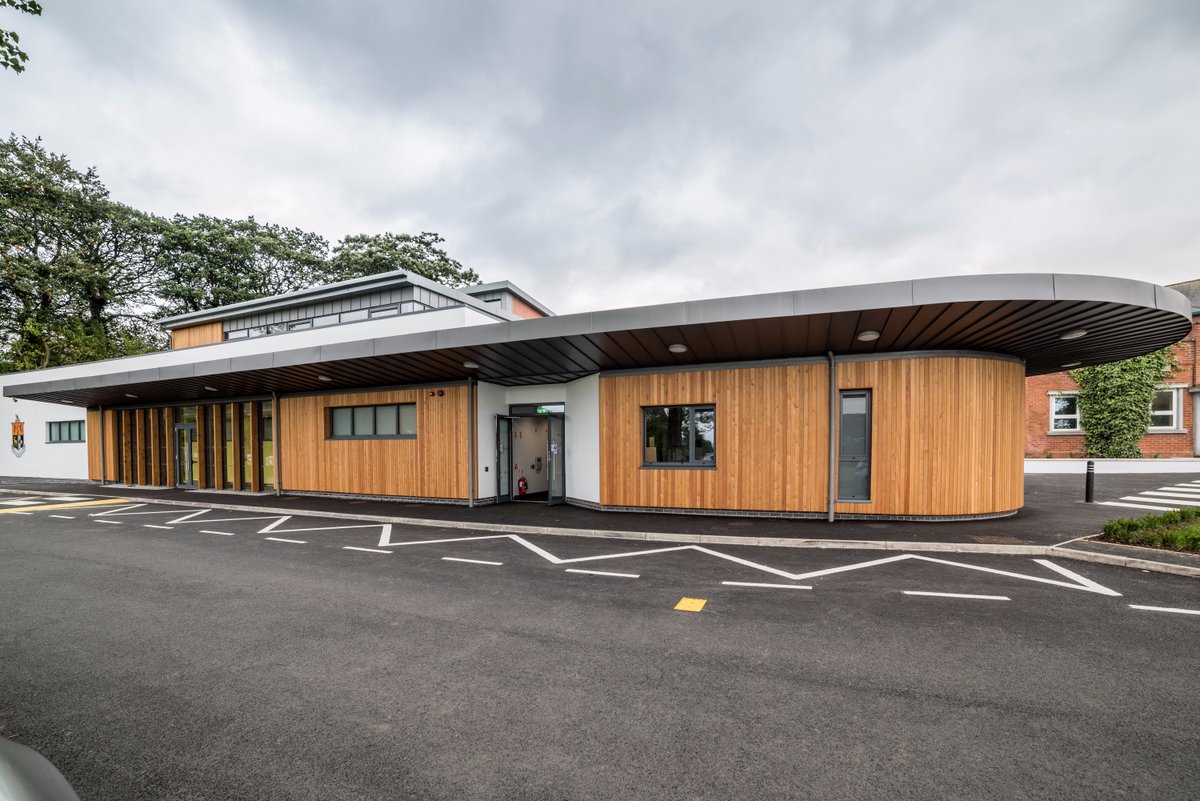 IAT04's tweet photo. A Recent installation at Sullivan Upper. System 17 curtain walling with vertical timber Brise Soleil. #metaltechnology. #brisesoleil. https://t.co/HvMlzcdFzJ