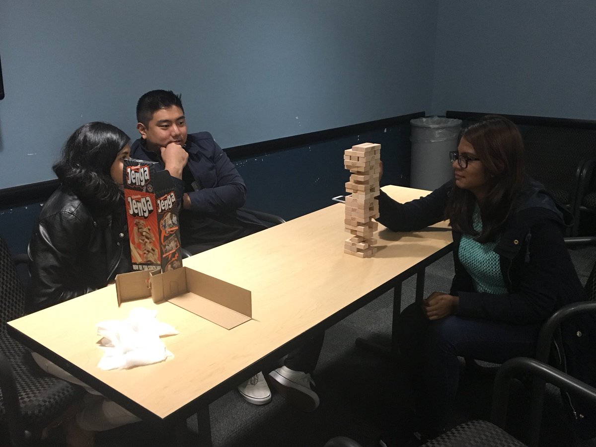BaruchGlobal's tweet photo. #Professor Elizabeth Minei curated #gamenight in collaboration with #conversationpartnersprogram @BaruchCollege #BeBaruch #BeGlobal #CUNY https://t.co/yAWZHGJsEg