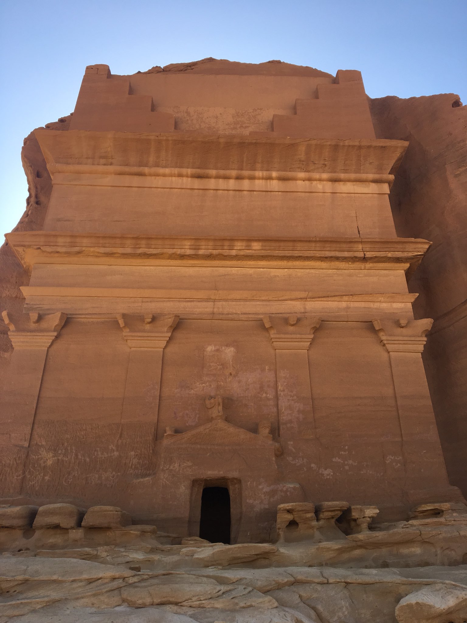 عبدالله جمعة Twitterપર لم تكتمل زيارة العلا دون زيارة مدن صالح مقابر العرب الأنباط الذين أسسوا حضارة عظيمة في شمال الجزيرة منذ حوالي 3 آلاف سنة Https T Co Seiwvl1pq0