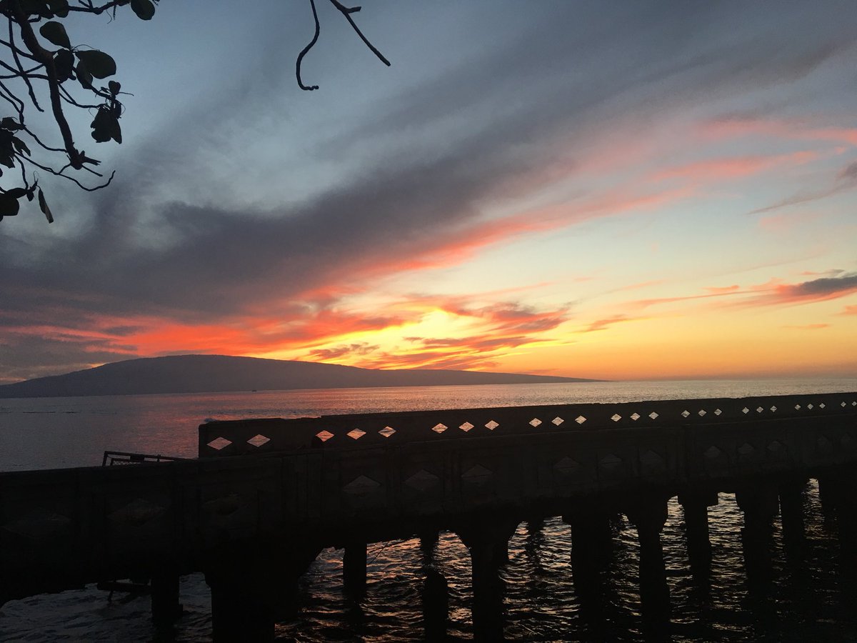 UltimateAddict1's tweet image. Maui Sunset