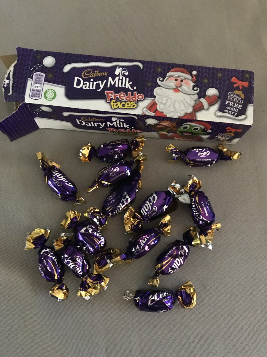 milnes2161's tweet photo. @CadburyUK I think someone needs to rethink their choice of career! #cadbury #freddofaces #eclairs https://t.co/P5yebC6s77