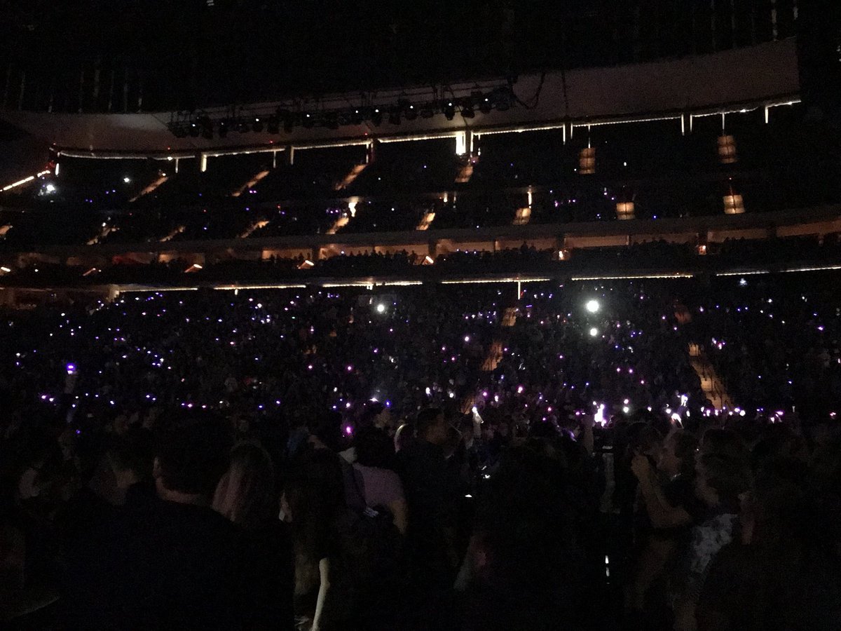 ManiaTourStPaul's tweet image. Our project 💜💜💜💜💜 @falloutboy @FOBManiaProject @petewentz @PatrickStump @hurleyxvx @trohman