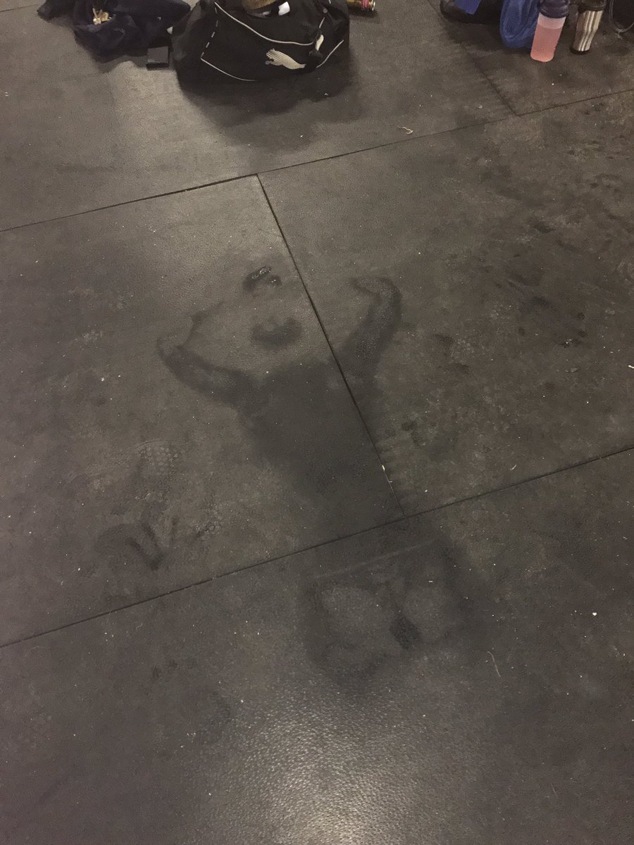 Blunoddy's tweet photo. Pretty tough shred class, no pain no gain 💪🏻 #fatburn #pt #coach #shred #sweatangel @chrismcclarence https://t.co/J3z90dbe5q