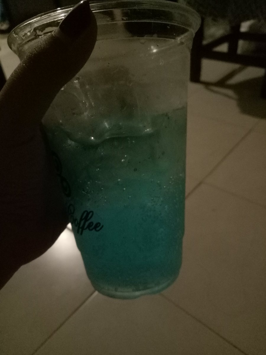 #รีวิว สเมอร์นอฟ อิเล็กทริก บลู อร่อยค่ะ รสชาคิเหมือนจอลลี่แบร์