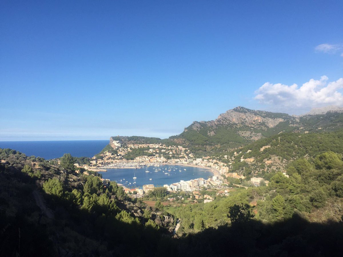 hoteledensoller's tweet photo. #Autumn in #Portdesoller @BalearicTour @InfoMallorca @TurismeBalears @InfoMallorca @dieBalearen #sollervalley https://t.co/ZDcSJ9dDdp