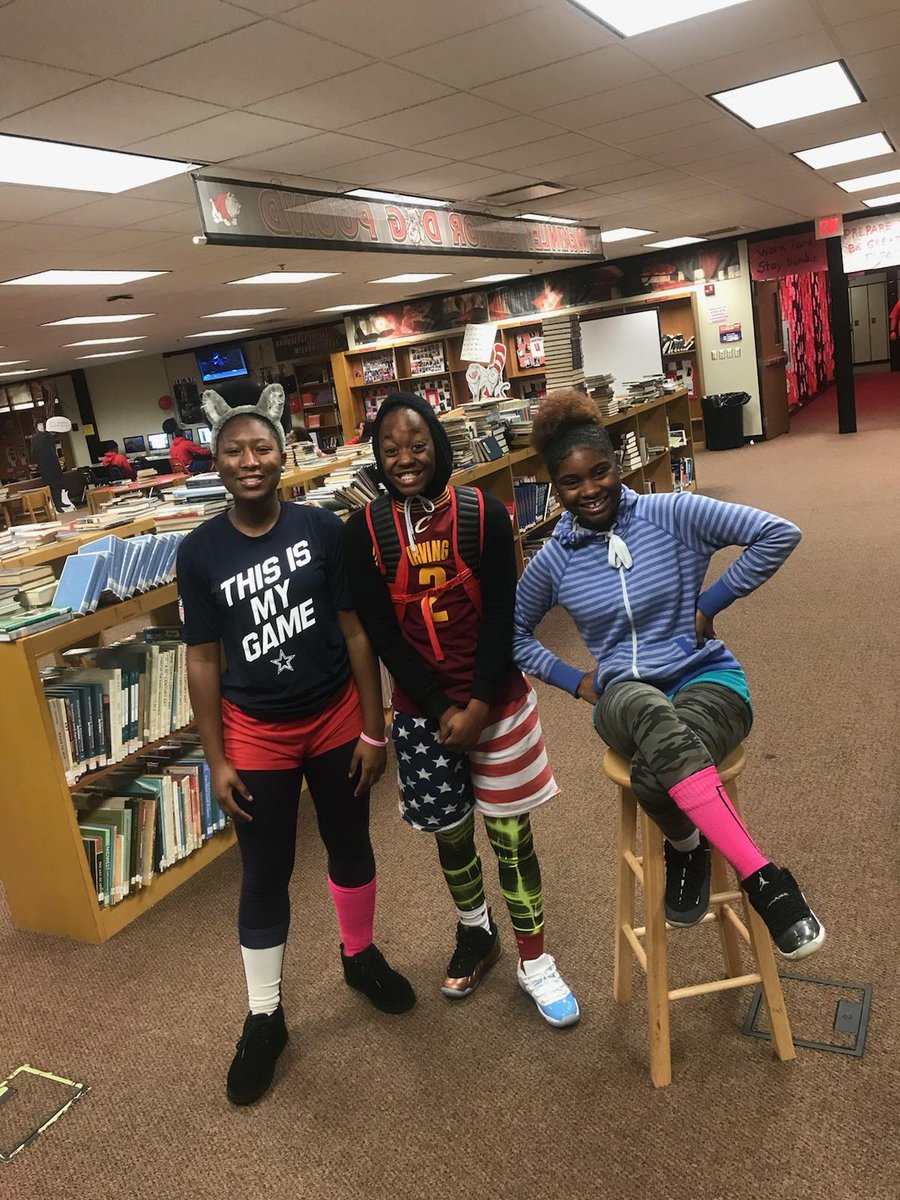 coachpamdavis22's tweet photo. @MckPepClub18 Lady Pups during Spirit Week! @Tay__Will18 @jamee_cauthon https://t.co/woJnUALtJh