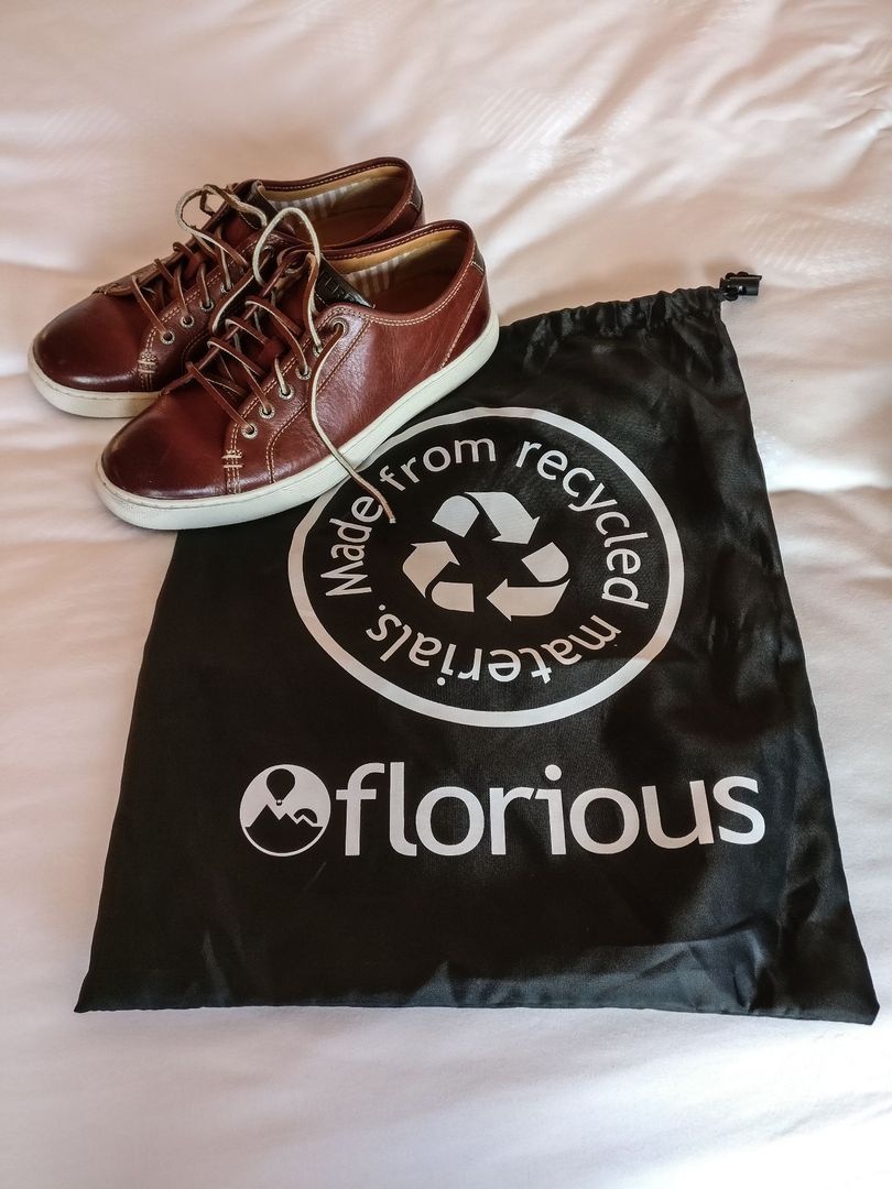 floriouslife's tweet photo. Where to put the shoes? The Florious laundry / shoe bag is a sturdy bag with a drawstring, made from recycled materials feel better using it https://t.co/NnJRilEMhG