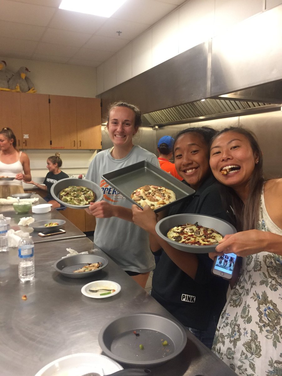 WavesFuel's tweet photo. Another successful What's Cookin' Waves!? Student-Athletes from πβ½ππ created healthy, homemade pizza pies! ππ#wavesup #wavesfuel https://t.co/zrNEy3ecM6