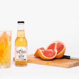 penge_food's tweet photo. The brilliant @btwdrinks in our mkt now. Made in Bermondsey, & busting the myth that tonic water is meant to be clear! #naturallyextracted https://t.co/pjFpgv4XDs