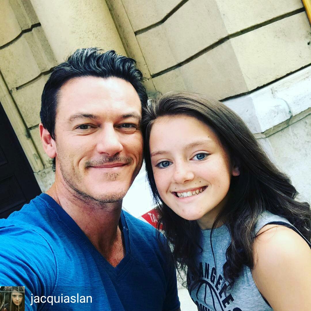 heidi_holloway's tweet photo. Day23 #LukeToBer #WithaLuckyFan There are sooo many cute pics of #LukeEvans with lucky fans. Here are just some of my fav. Happy new week 😘 https://t.co/CxCTNuhatA