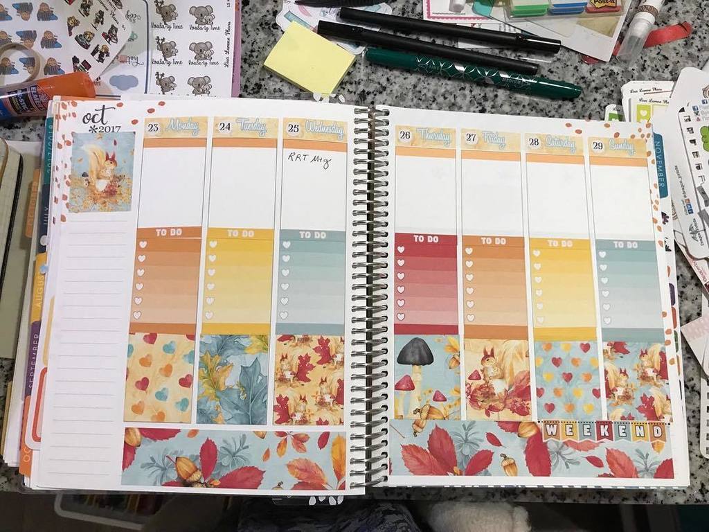 tanyabook's tweet photo. This week in vertical. #2018 kit from @ericagdesigns ⠀
#teamvertical #ecvertical #erincondren #eclp #erincondrenli… https://t.co/WDfbnnRax0 https://t.co/w2Am7T9xws
