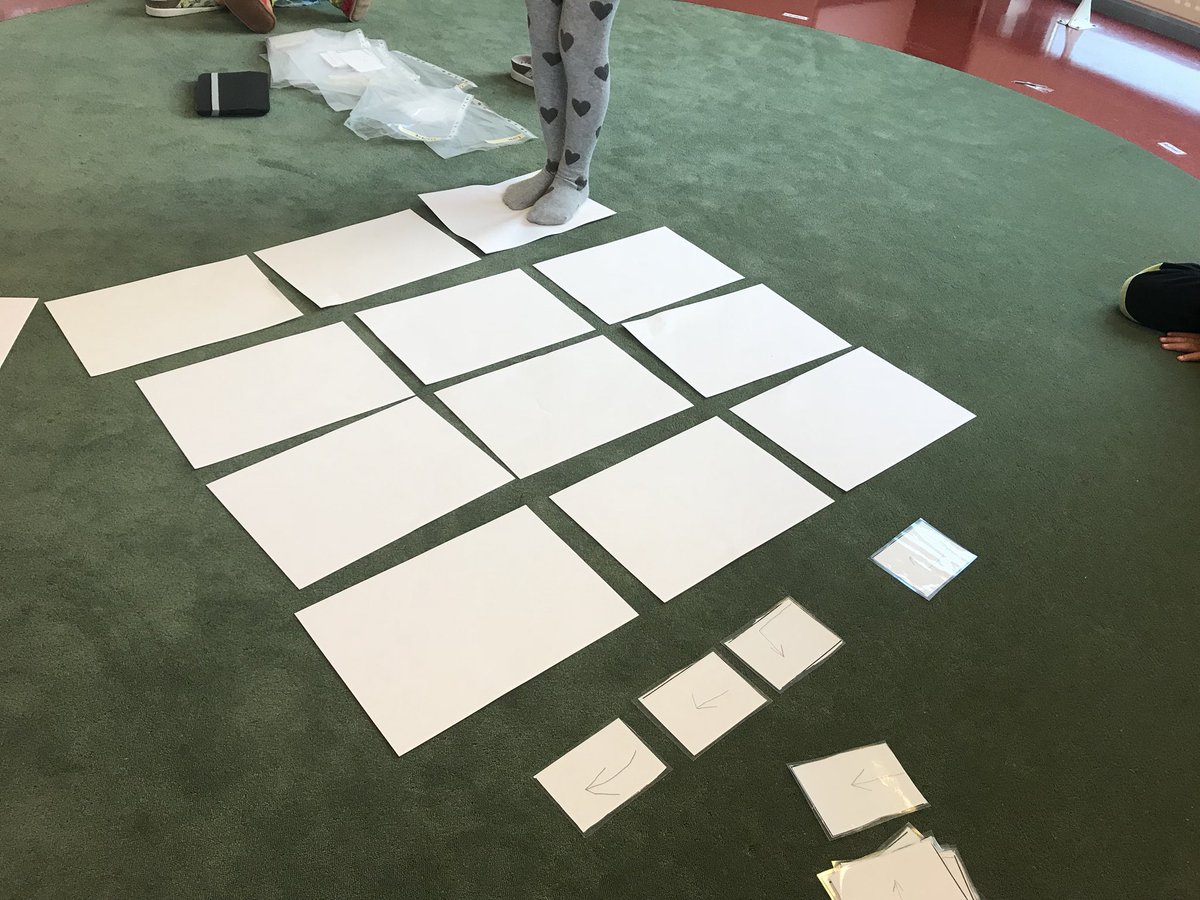 MariaHagg's tweet photo. Barnen #programmerar varandra med egna pilar. Det gäller att lyssna, samarbeta och tänka till. Roligt var det också! #solskol #trumman https://t.co/f5JsgSJQKi