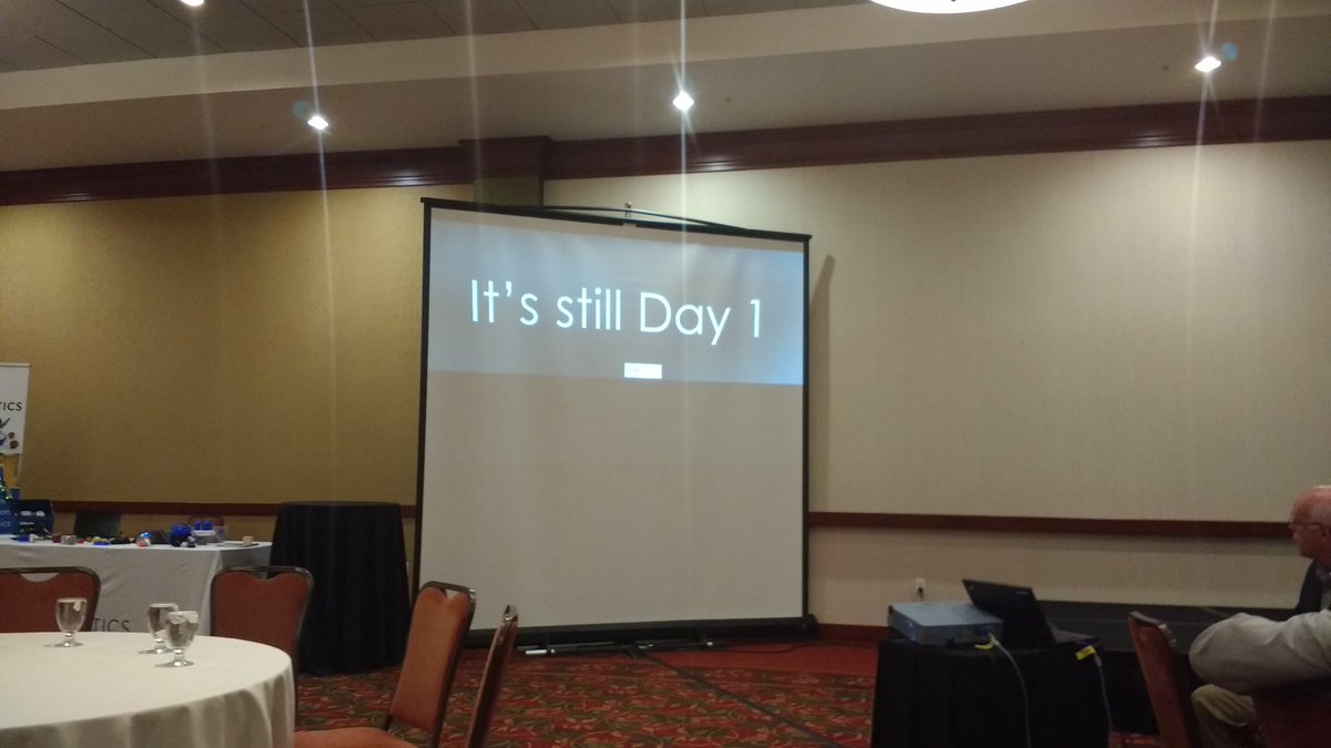 BernieMucitelli's tweet photo. The Amazon philosophy stated by Greg Longtine! Always innovate! https://t.co/F8Trio9OP5