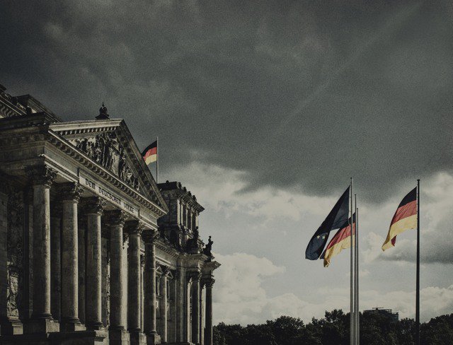 masterstudies's tweet photo. Will #Germany Reverse Its #FreeTuition for #NonEU #Students? #masterstudies #studyabroad #intlstudents #EU https://t.co/tZ4MAxgu22 https://t.co/tOTVkVmlLO