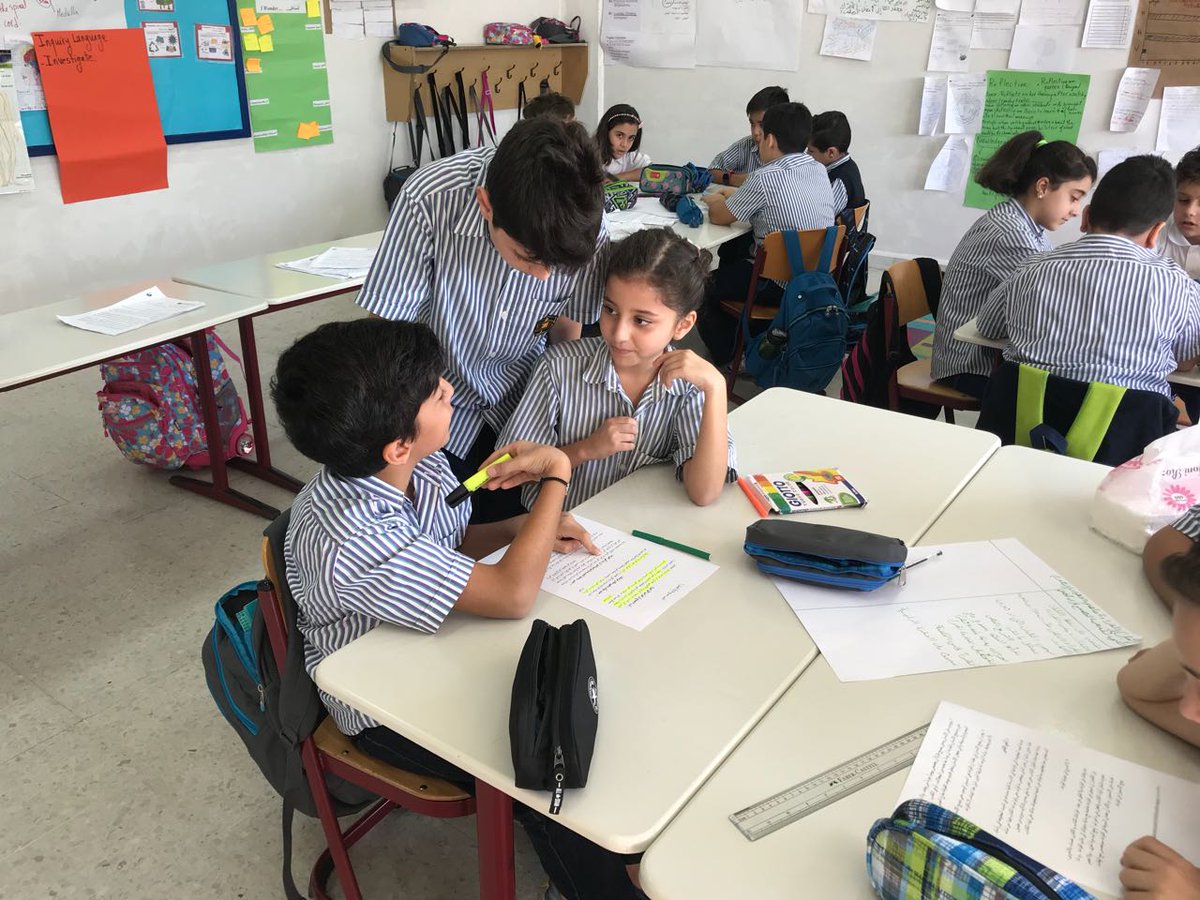 RHHS_Elementary's tweet photo. Grade 4 learners exploring ways to become more responsible readers and writers #responsibility #learning_differently https://t.co/U8v4AX6n0P