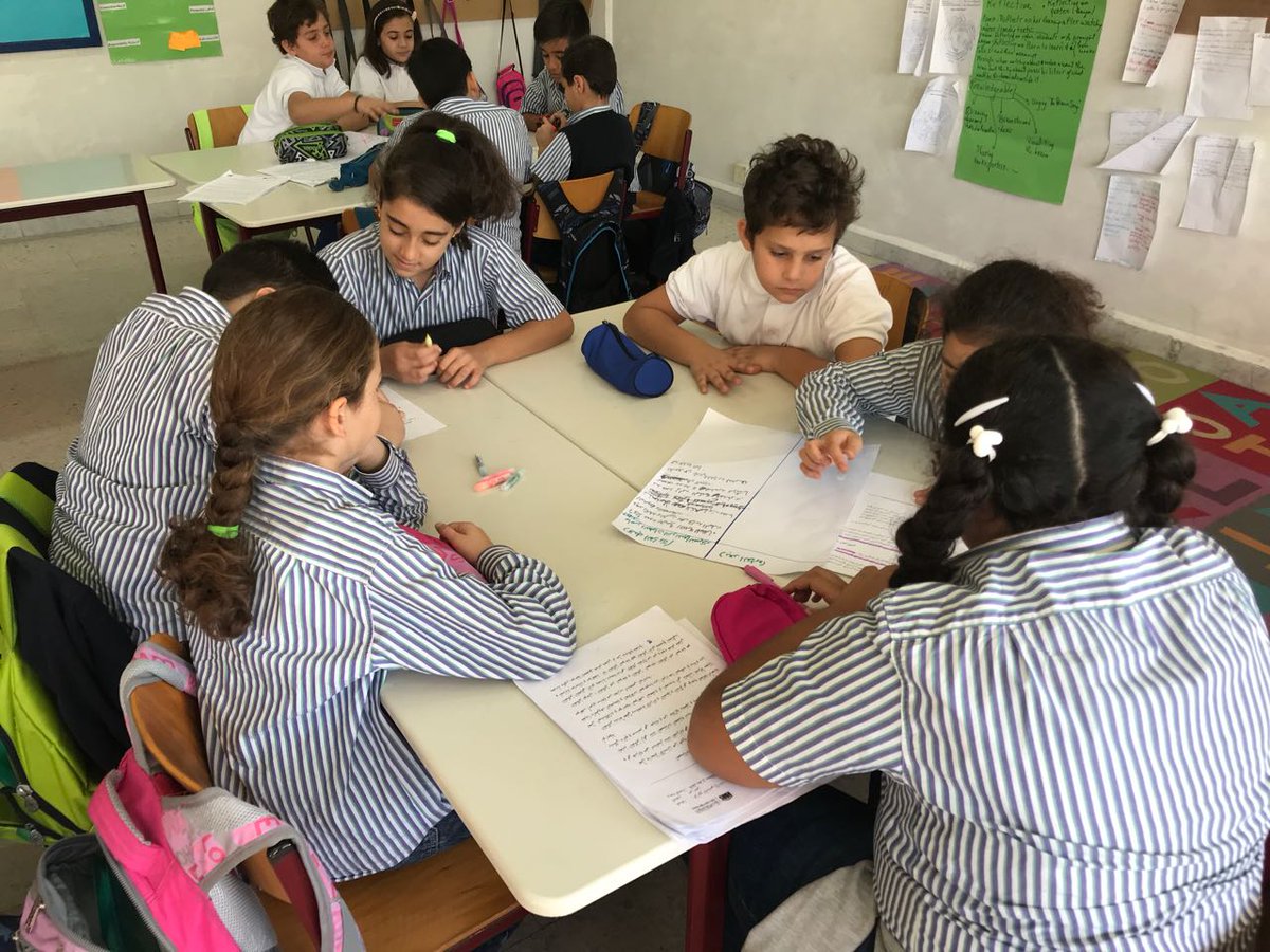 RHHS_Elementary's tweet photo. Grade 4 learners exploring ways to become more responsible readers and writers #responsibility #learning_differently https://t.co/U8v4AX6n0P