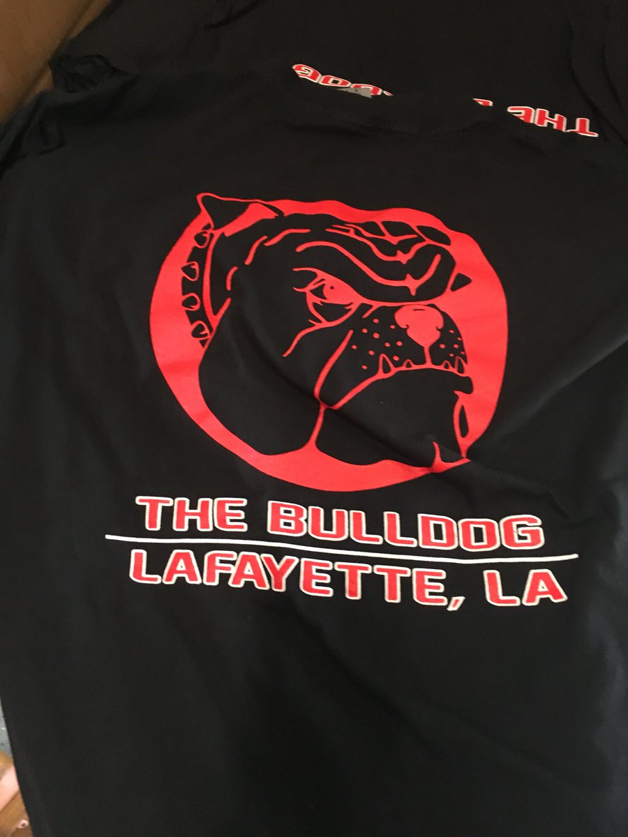 BdogLaf's tweet photo. Tonight: Retweet for a FREE shirt while supplies last 

$4 Mixed Drink Pitchers 
$4 Draft Pitchers 
.50 cent shots https://t.co/22xF84VaAm