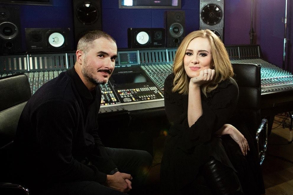 AdelePhotoArt's tweet photo. Adele with Zane Lowe at Metropolis Studios @ThisMetropolis where she recorded "Hello"
#2YearsOfHello #AriasAdele https://t.co/KkbWr1RxZn