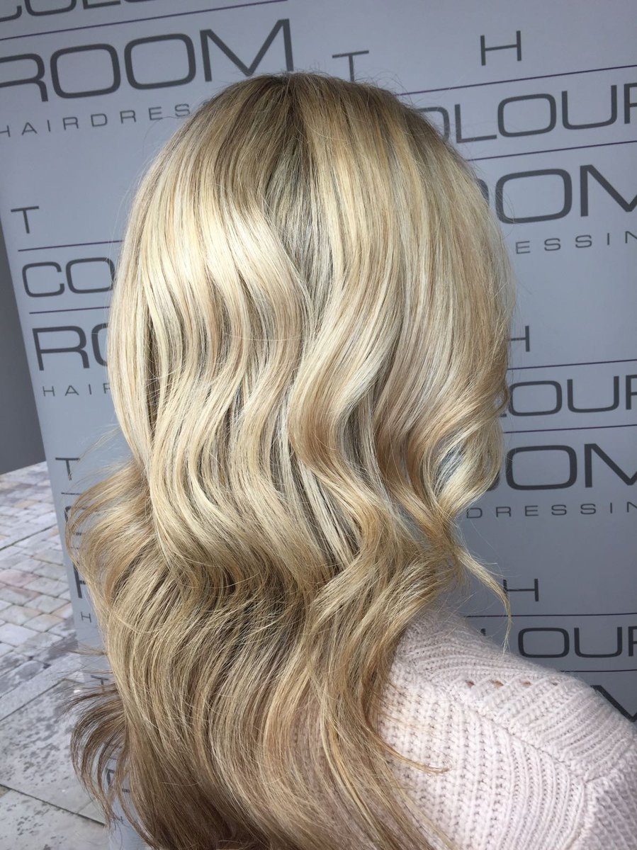 thecolourroom's tweet photo. This blonde is definitely going to have more fun 💙 💜 💚
Colour by Gemma and styled by Monique.
#hair #stockport #blondehair #smartblonde https://t.co/0NCPnYdMeC