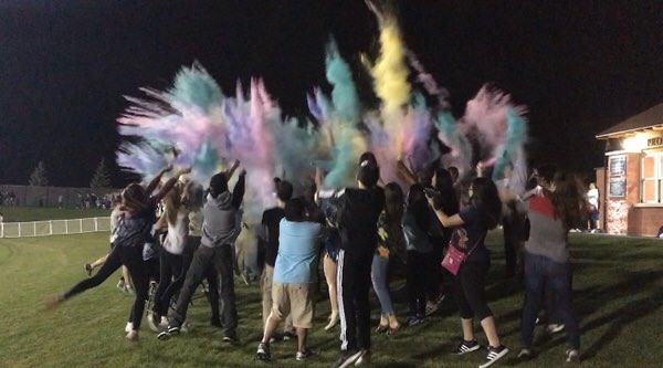 VHHSyearbook's tweet photo. Thanks to everyone who participated in the color dust throw that @CougarCru set up! What a great picture https://t.co/uWDiCzUim3