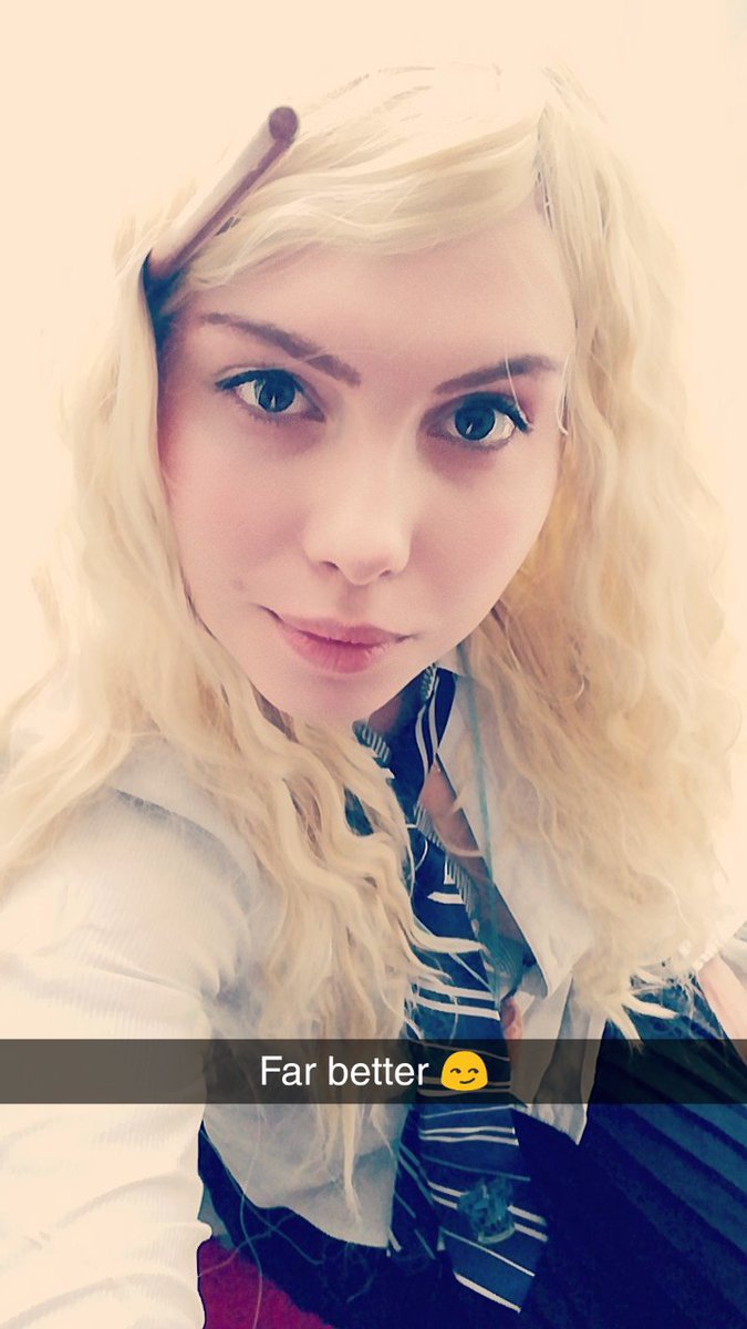Selfie #lunalovegood. I swear I have so many #cosplay to do I don't know where to start! I can't wait to show them! 🎈🎈